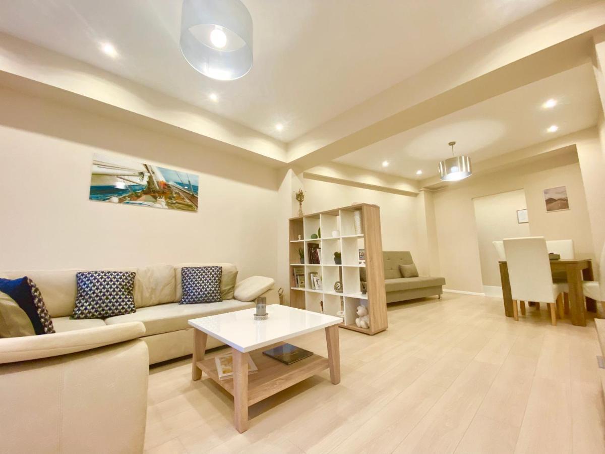 Budapest Hideout In Style With Free Parking - Luxury Apartment 외부 사진
